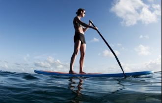 Confira os benefícios do stand up paddle para o corpo