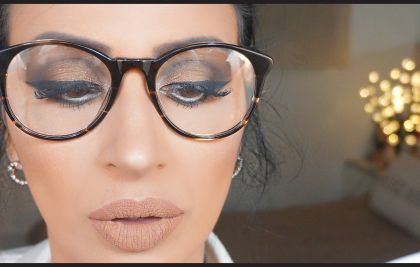 Dicas essenciais de maquiagem para quem usa óculos no dia a dia