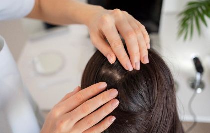 5 dicas para cuidar do couro cabeludo, de acordo com dermatologistas